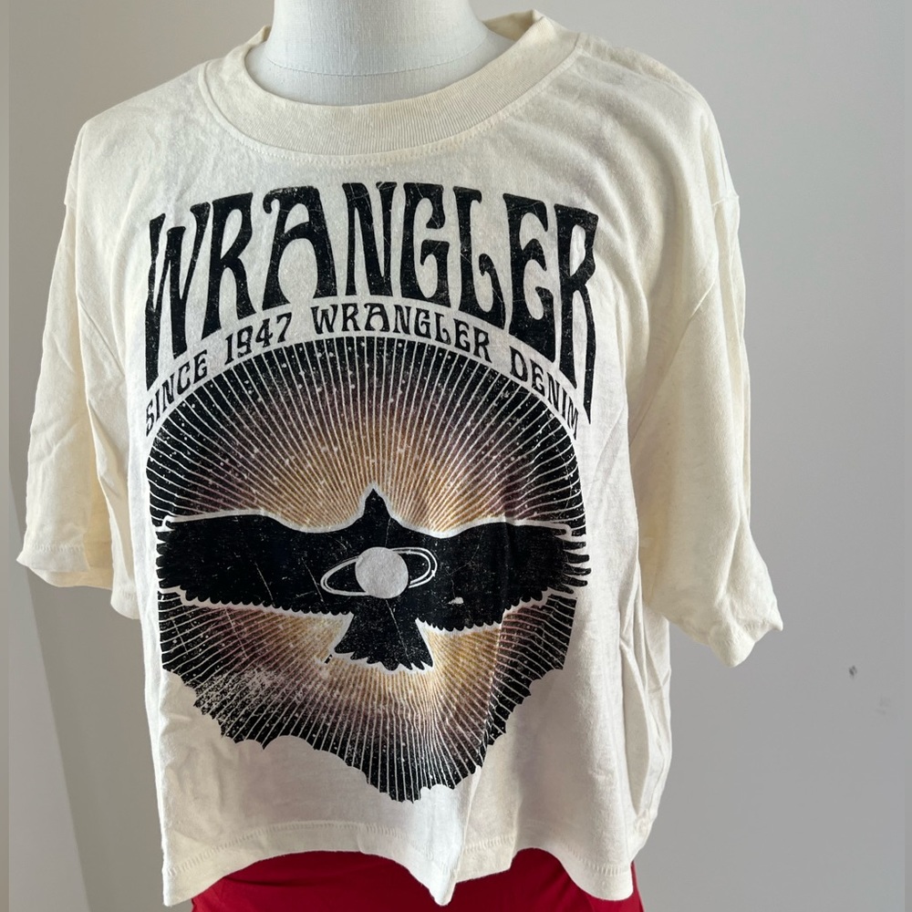 Love the organic fibre feels - a copy of California  70’s surfer gear. - Picture 3 of 5